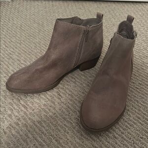 Carlos by Carlos Santana Brown Ankle Booties Sleek Design